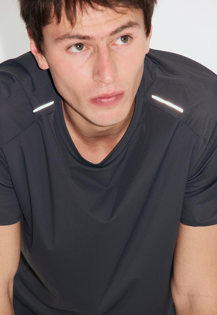 H&M - Lightweight cooling running t-shirt  - dark grey