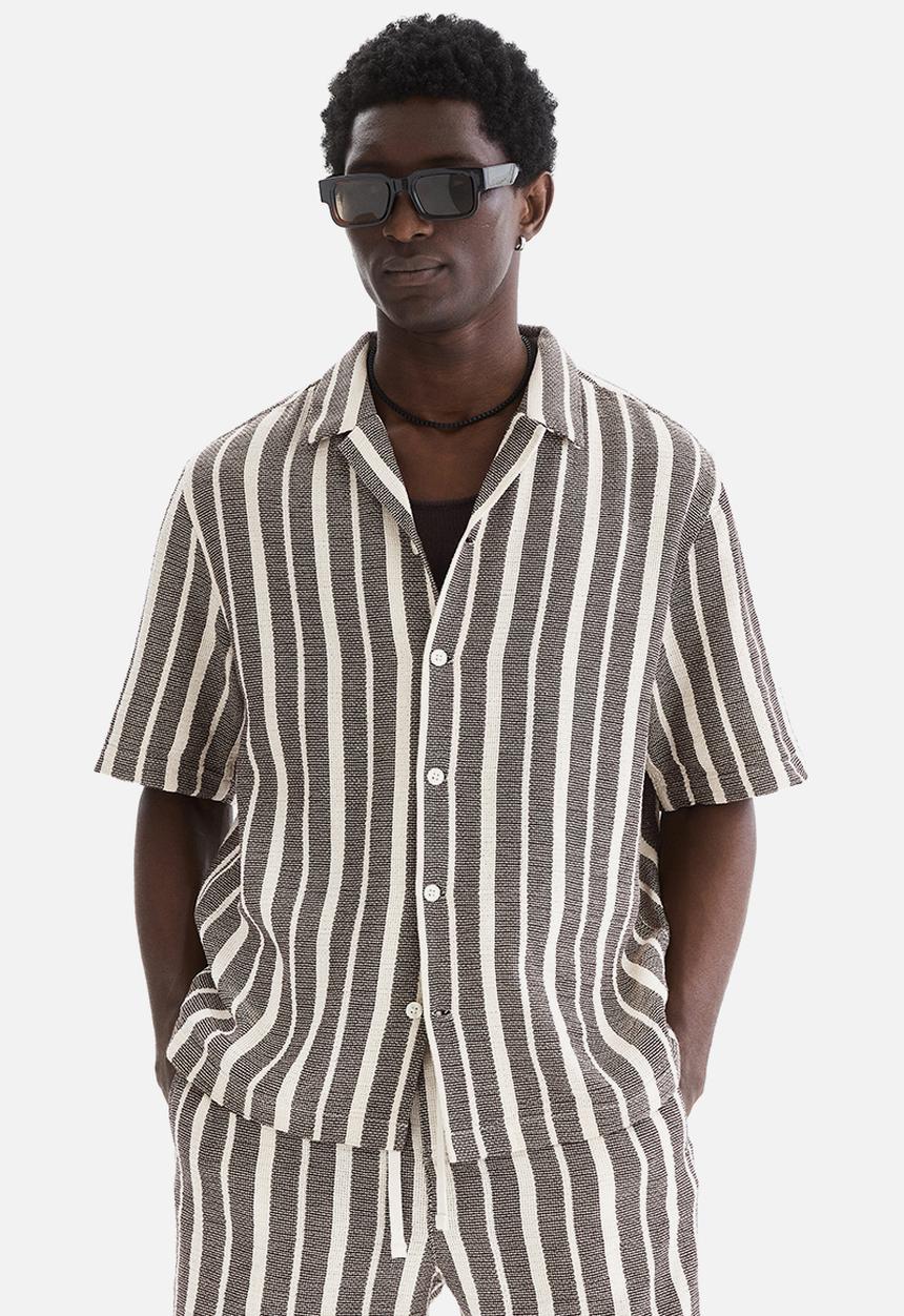 H&M - Regular fit shirt - dark brown/striped