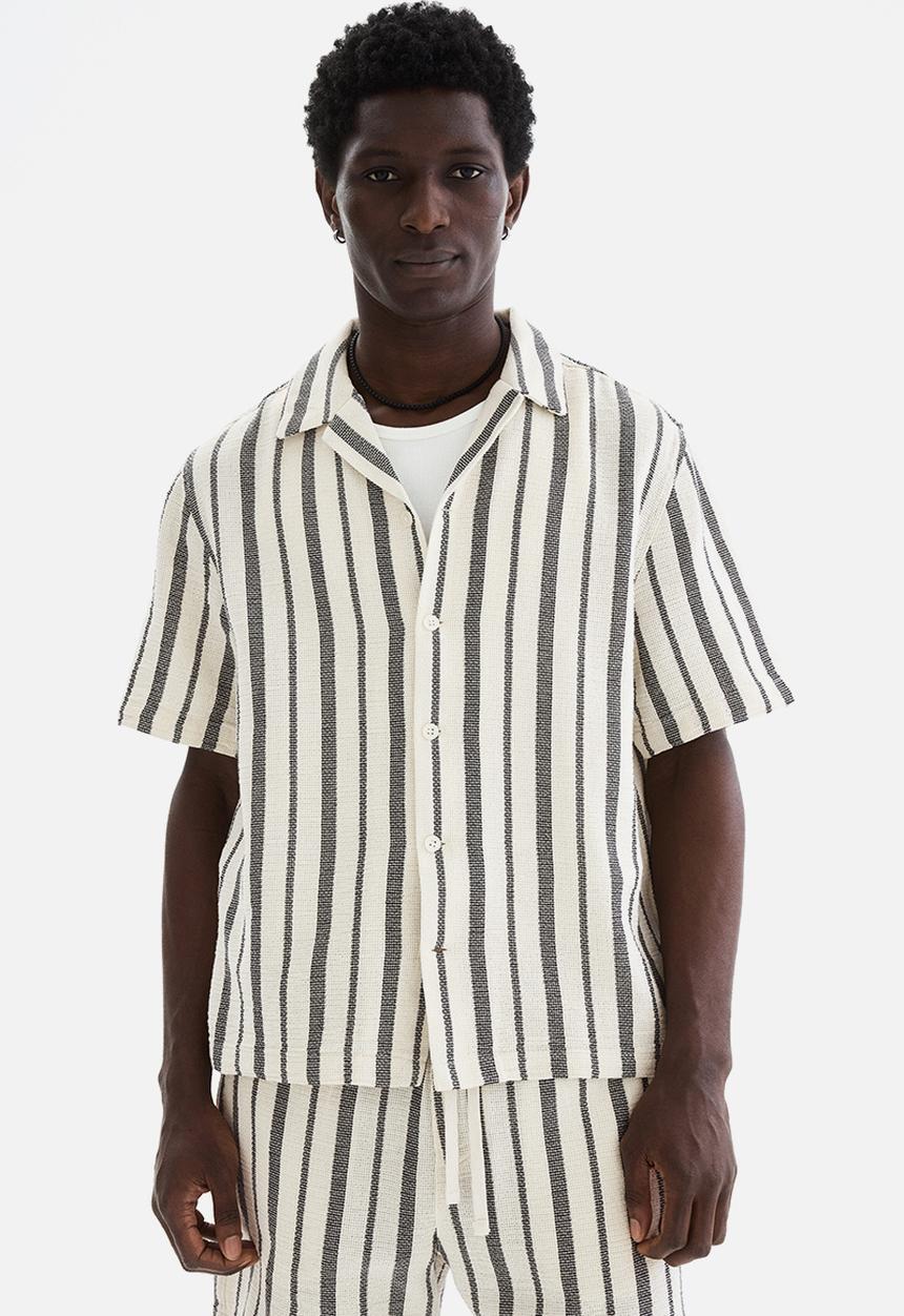 H&M - Regular fit shirt - black/striped