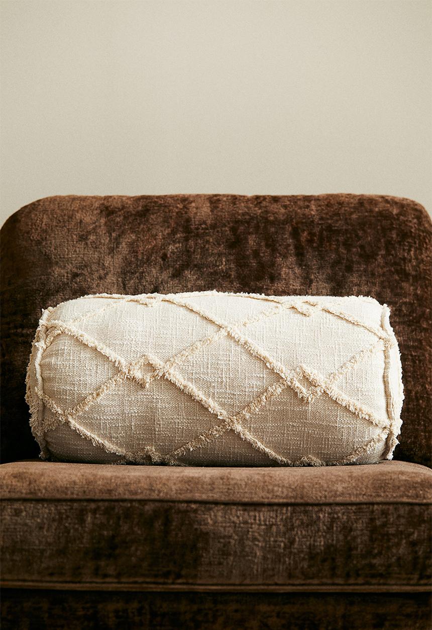 H&M - Tufted cotton bolster - light beige