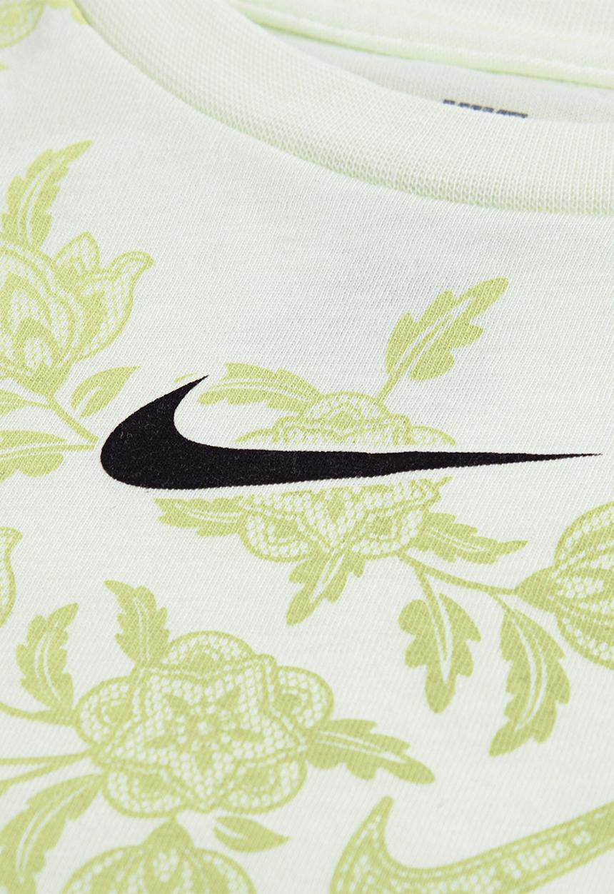 Nike - Nkg Lace It Up Boxy Tee - Volt Tint