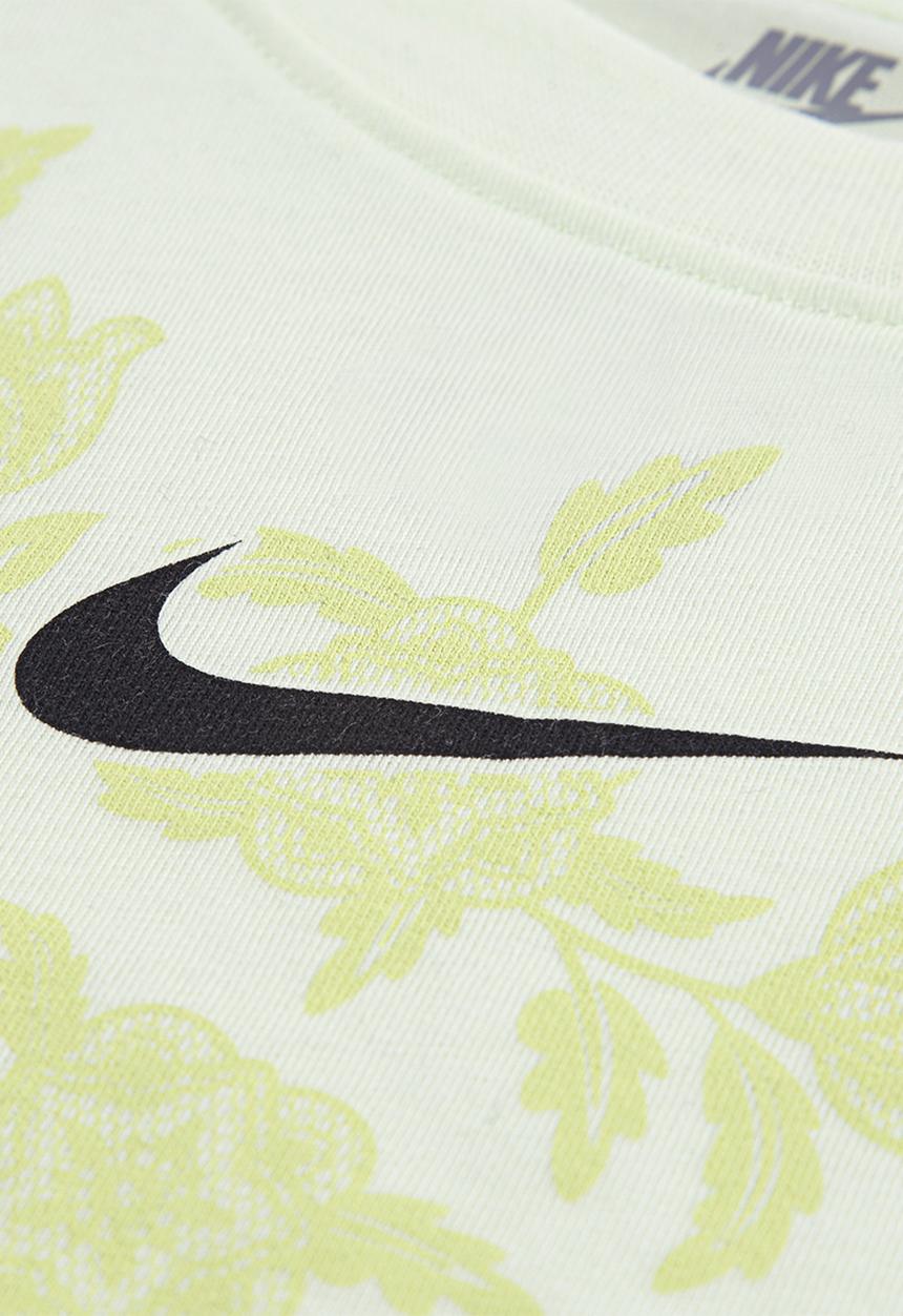 Nike - Nkg Lace It Up Boxy Tee - Volt Tint