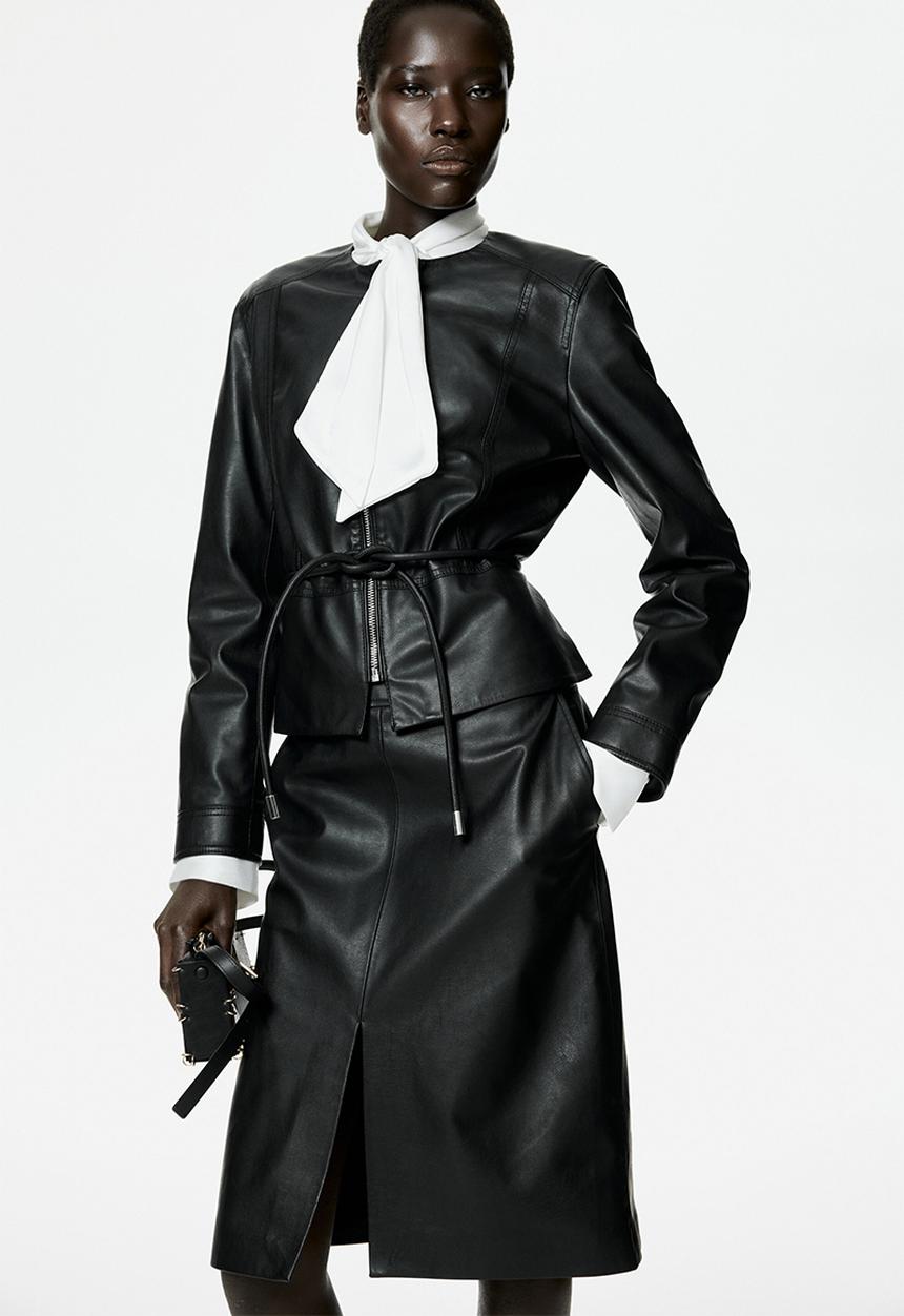 H&M - Coated peplum jacket - black
