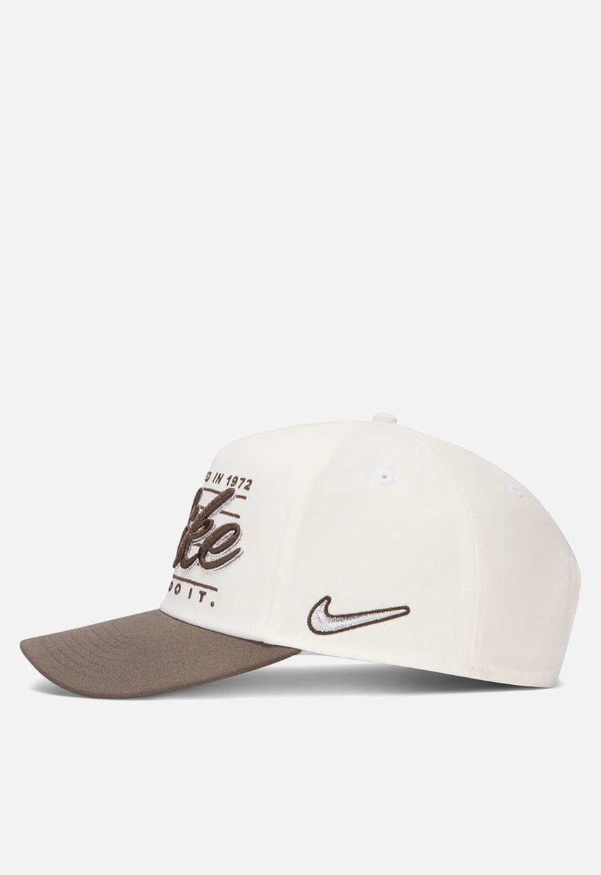 Nike - U Nike Rise Cap S Cb Aframe - Sail/Ironstone/Metallic Silver