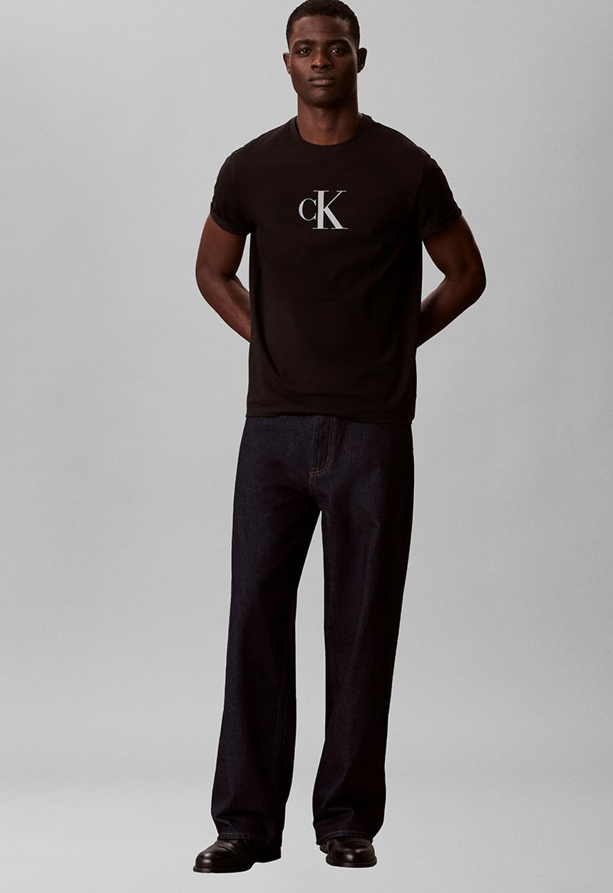 Calvin Klein - SS 30S DISTRESS MONOGRAM GRAPHIC TEE - Black