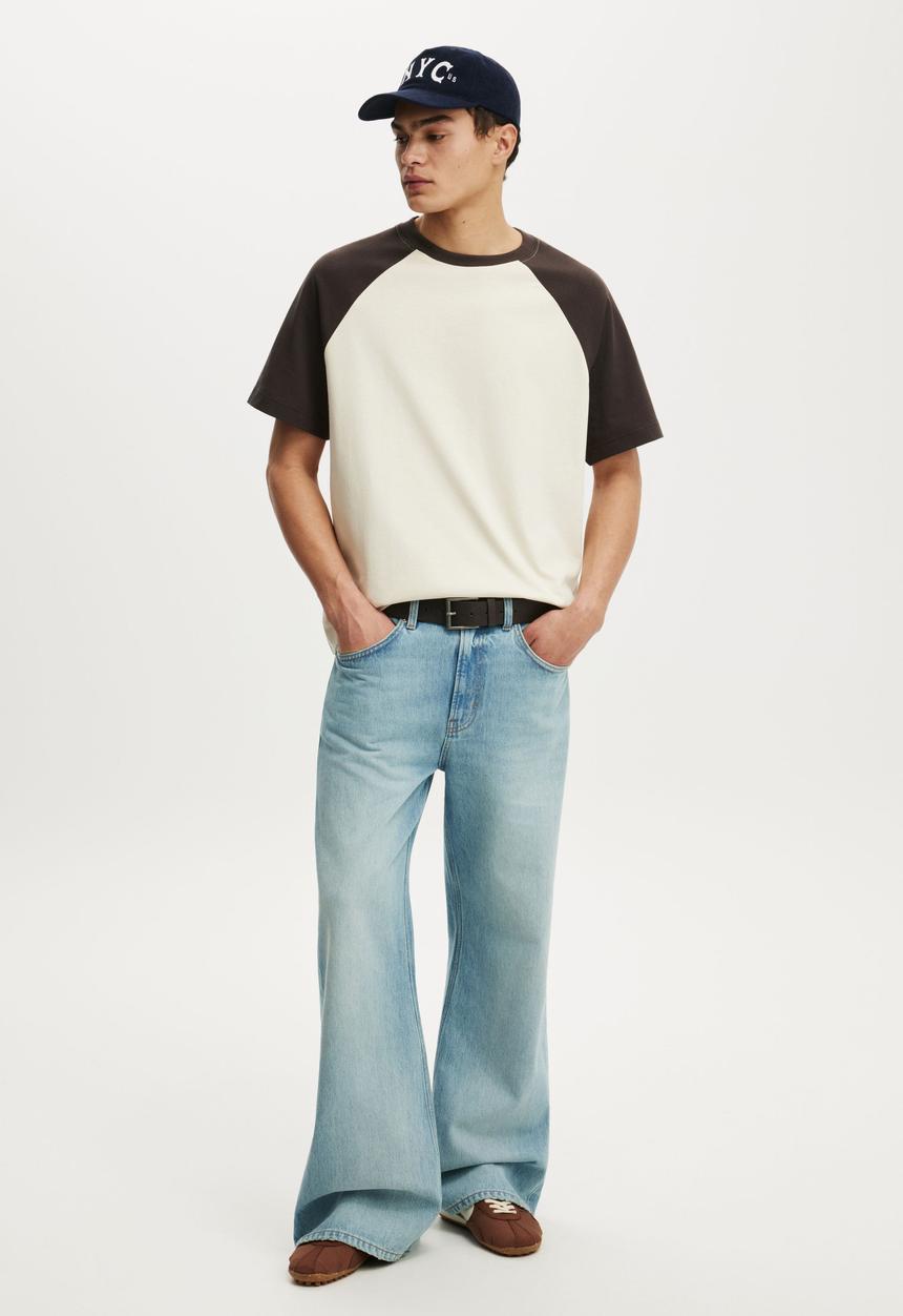 Cotton On - Box Fit T-shirt - Oat/Bitter Brown