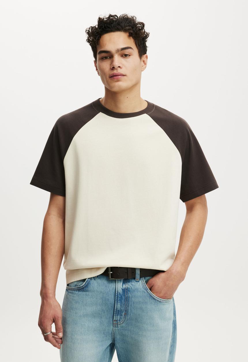 Cotton On - Box Fit T-shirt - Oat/Bitter Brown