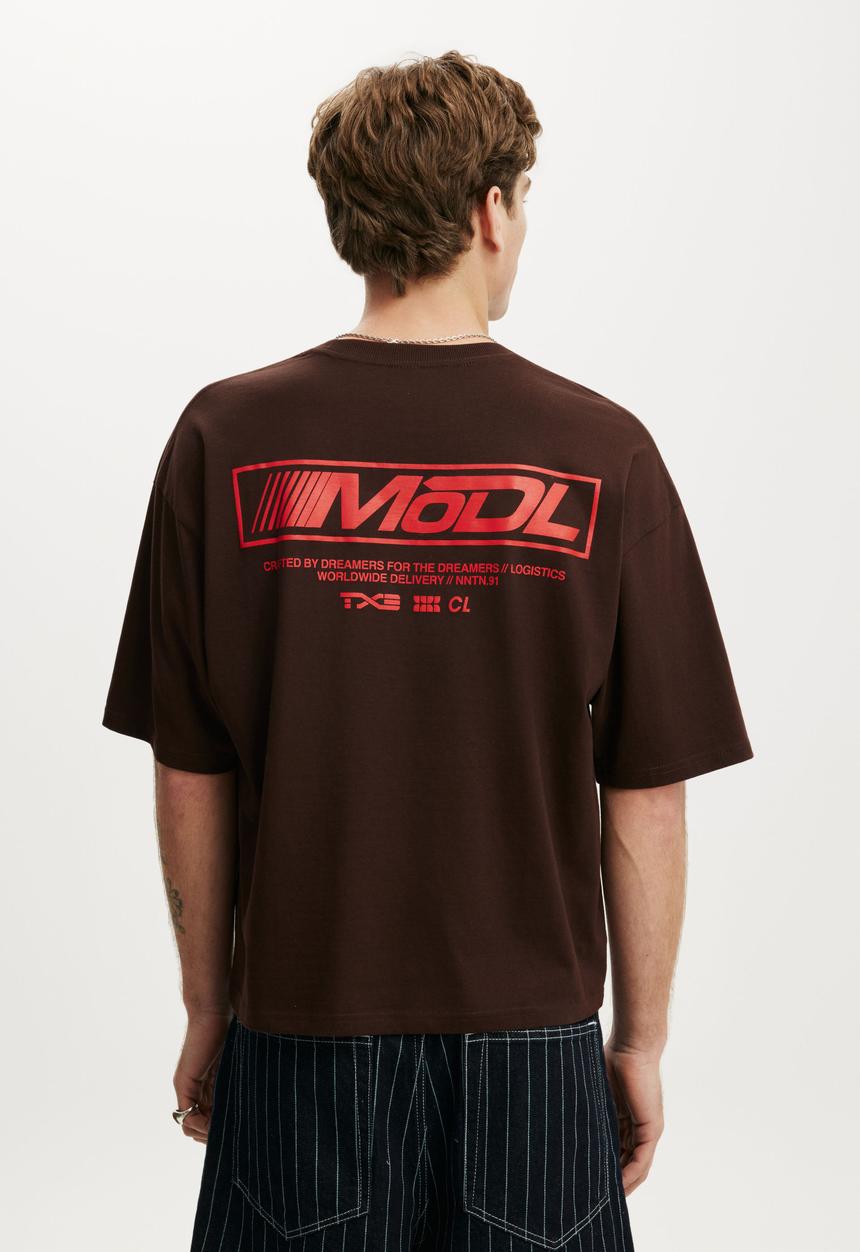 Cotton On - Cropped Fit Graphic T-shirt - Dark Oak/Global