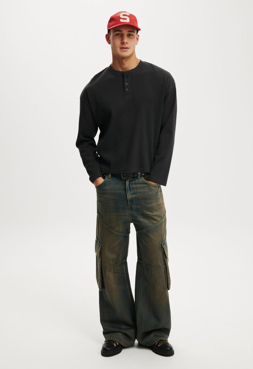 Cotton On - Relaxed Fit Textured Henley Long Sleeve - Washed Black Waffle