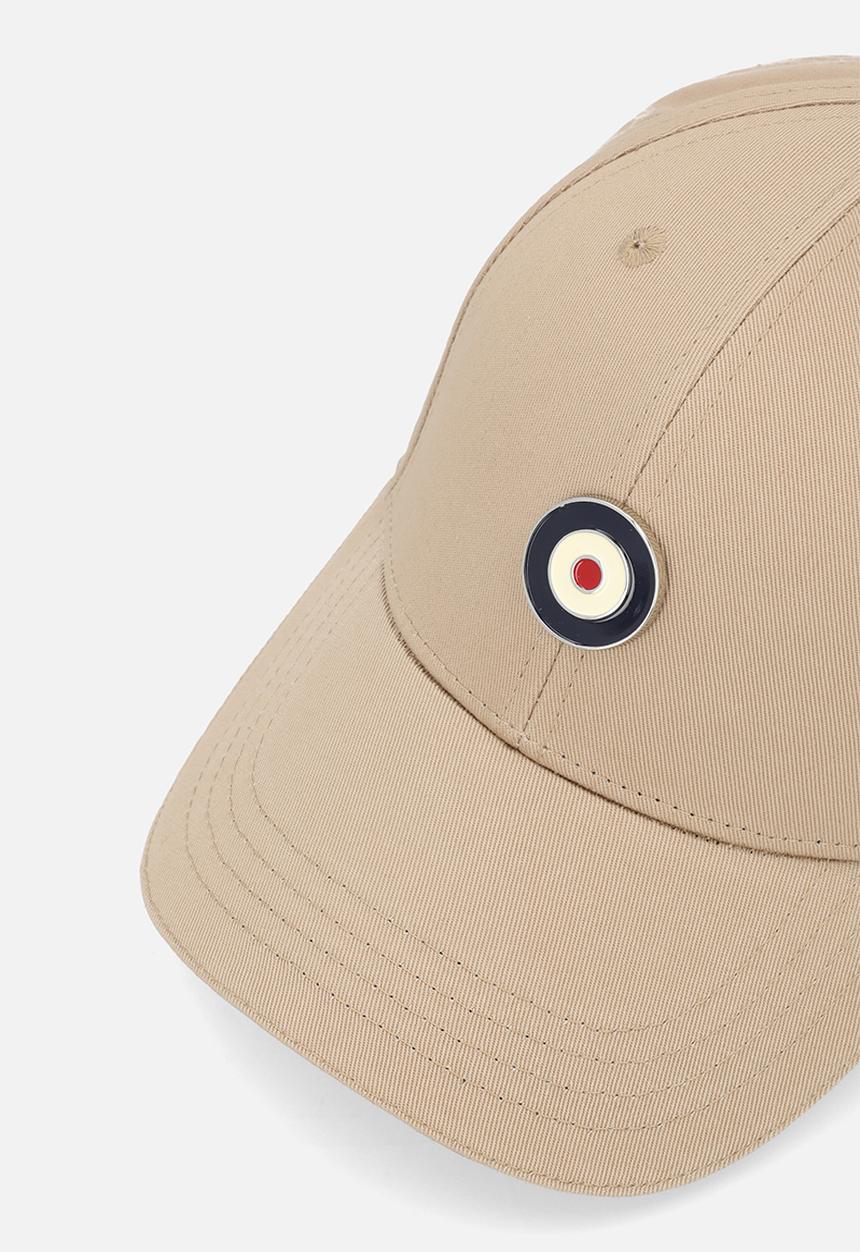 Ben Sherman - Metal Targy Badge Cap- Cornstalk