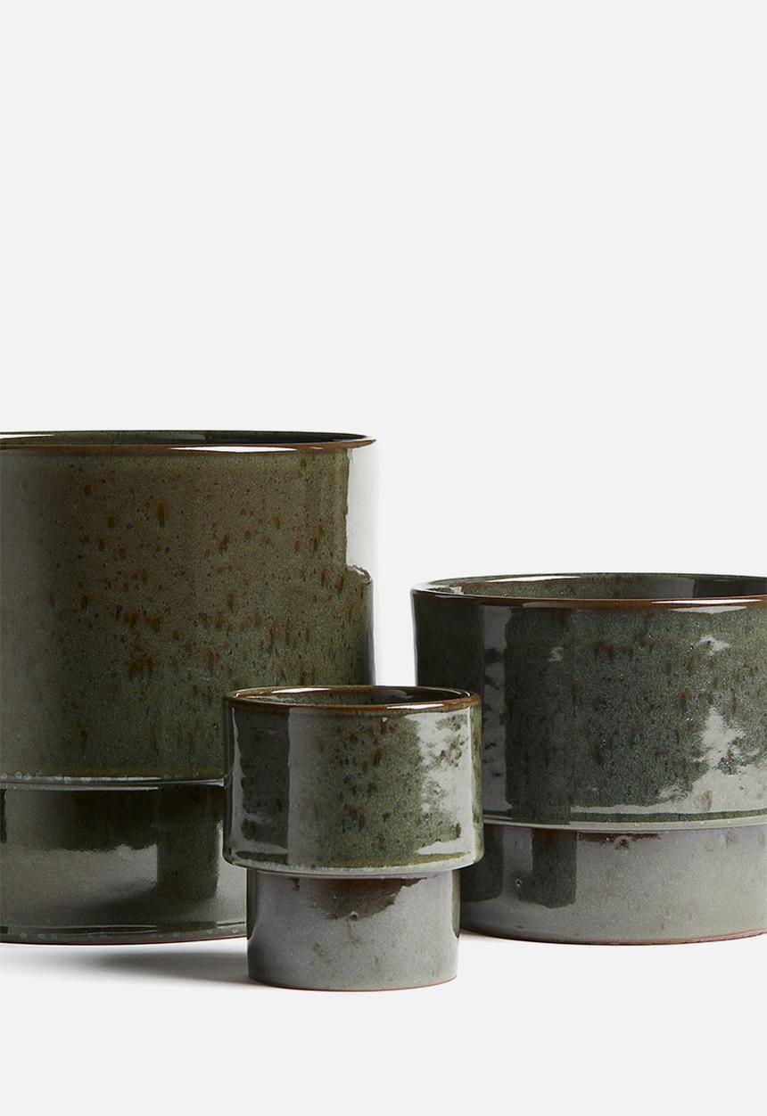 H&M - Terracotta plant pot - green