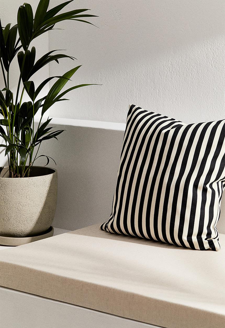 H&M - Outdoor cushion cover - dark grey/striped