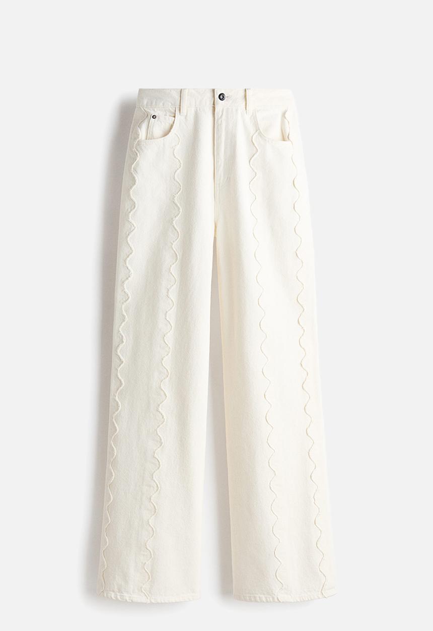 H&M - Flared regular waist jeans - cream