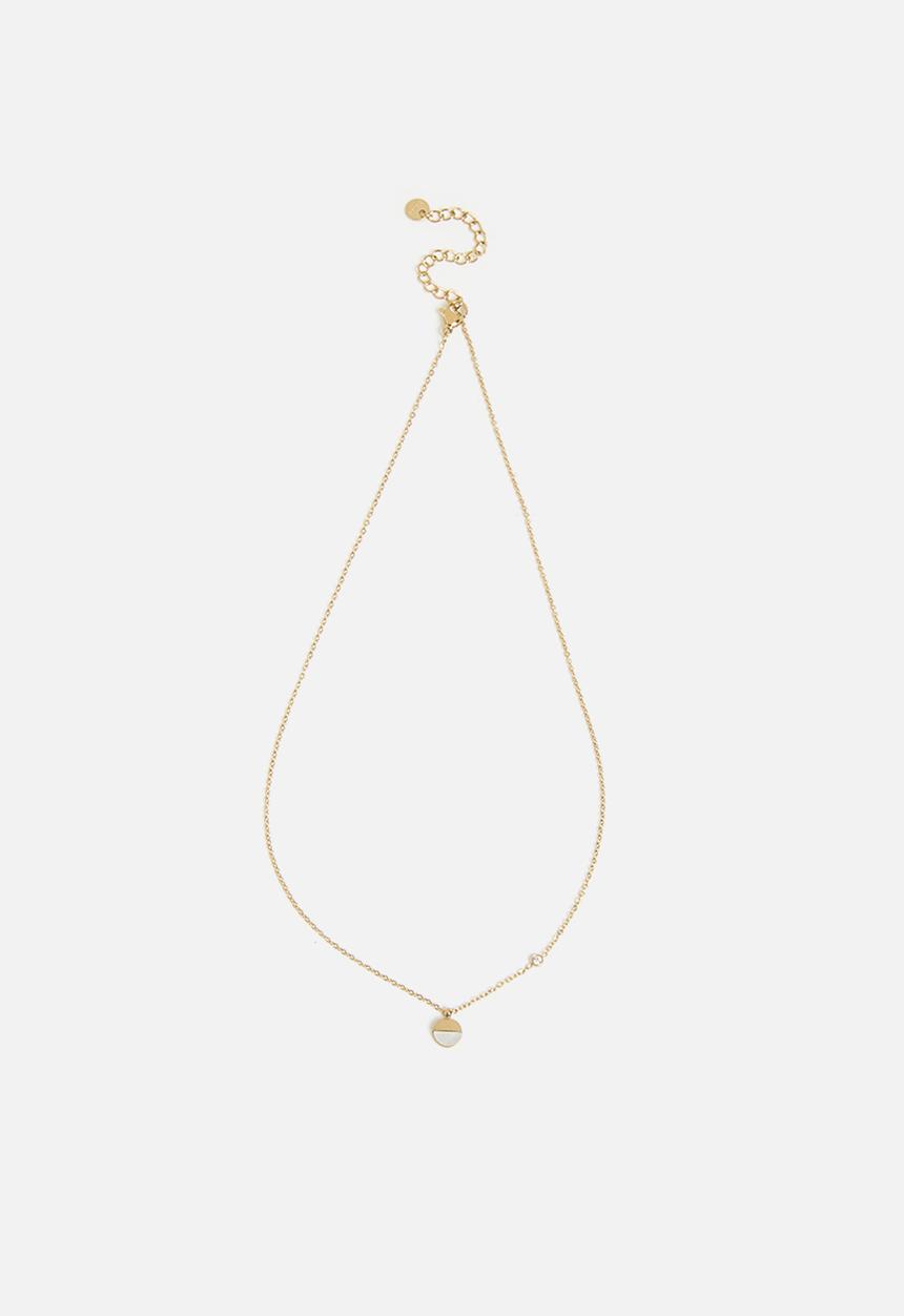 Zoe on Trend - Stylish Pendant Necklace - Gold