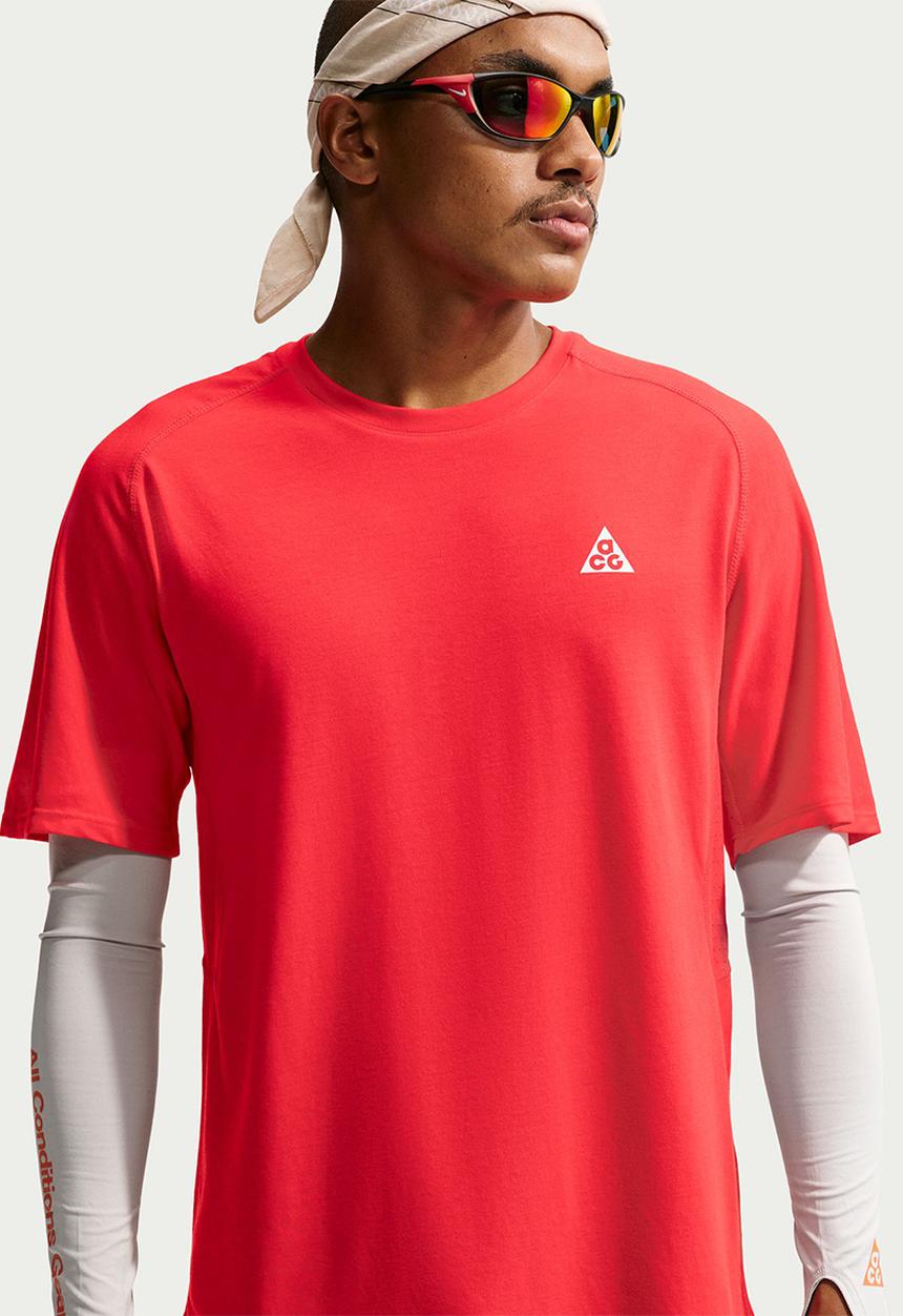 Nike - ACG "Solar Chase"  Dri-FIT ADV Trail Running Top - Crimson Red