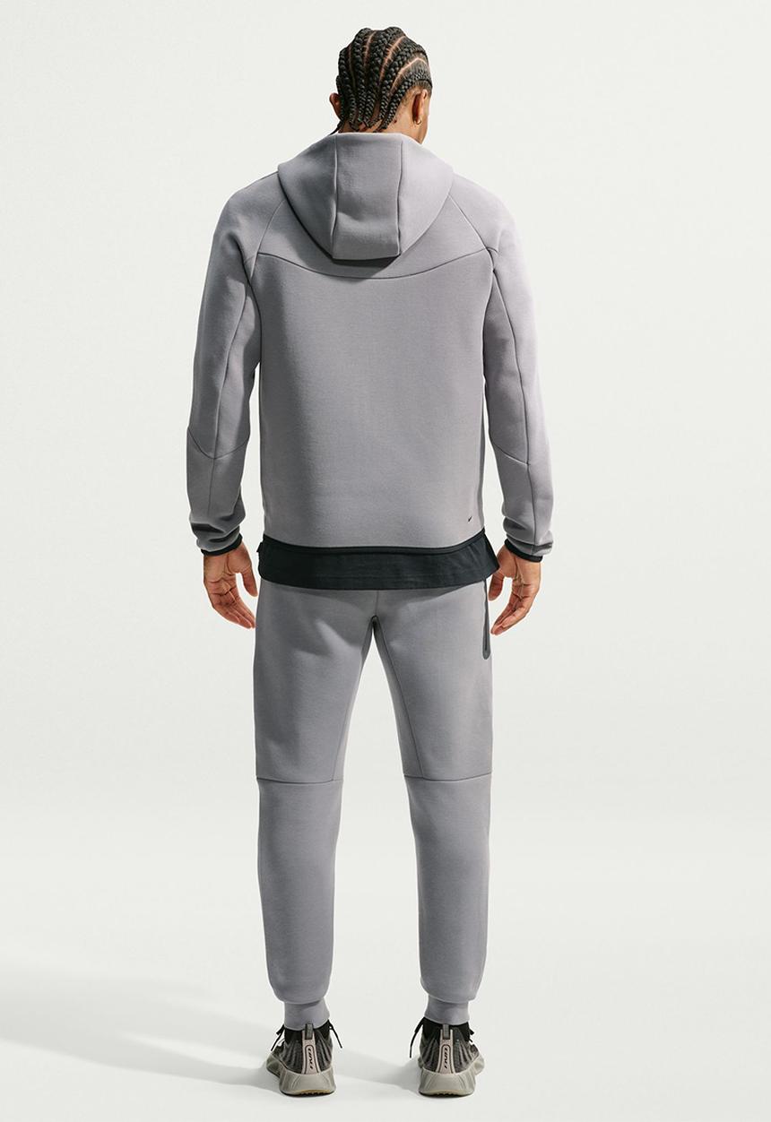 Nike - Tech  Fleece Joggers in the Smoke Grey/Football Blue