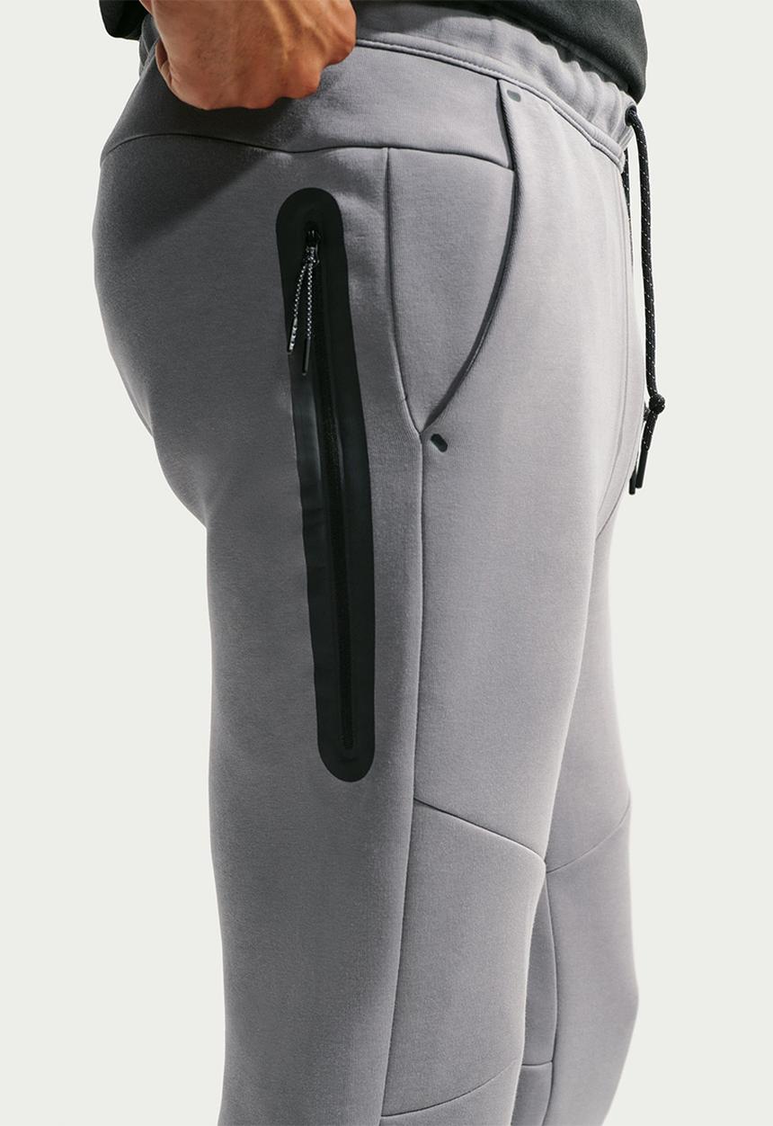 Nike - Tech  Fleece Joggers in the Smoke Grey/Football Blue