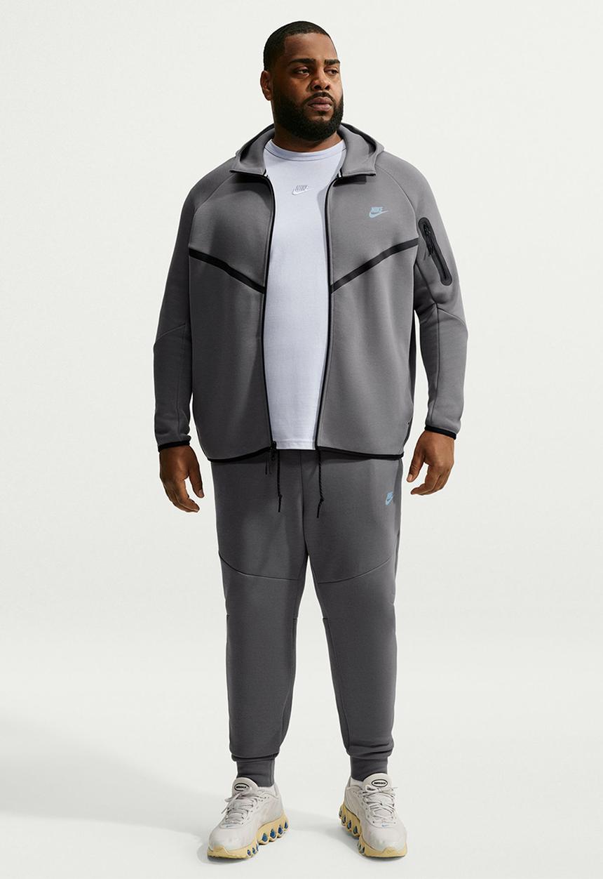 Nike - Tech  Fleece Joggers in the Smoke Grey/Football Blue