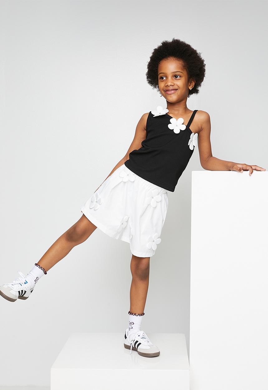 Pop Candy - Floral applique one shoulder tee with shorts - black/white