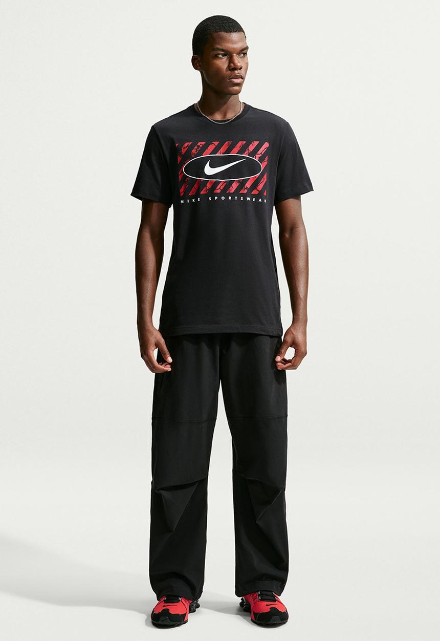 Nike - Tee Std Club 6Mo Swoosh - Black