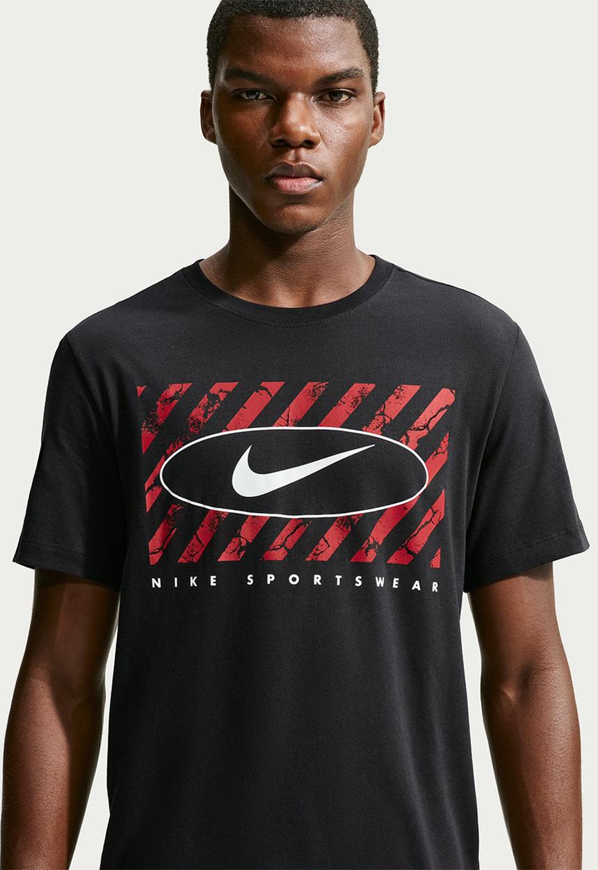 Nike - Tee Std Club 6Mo Swoosh - Black