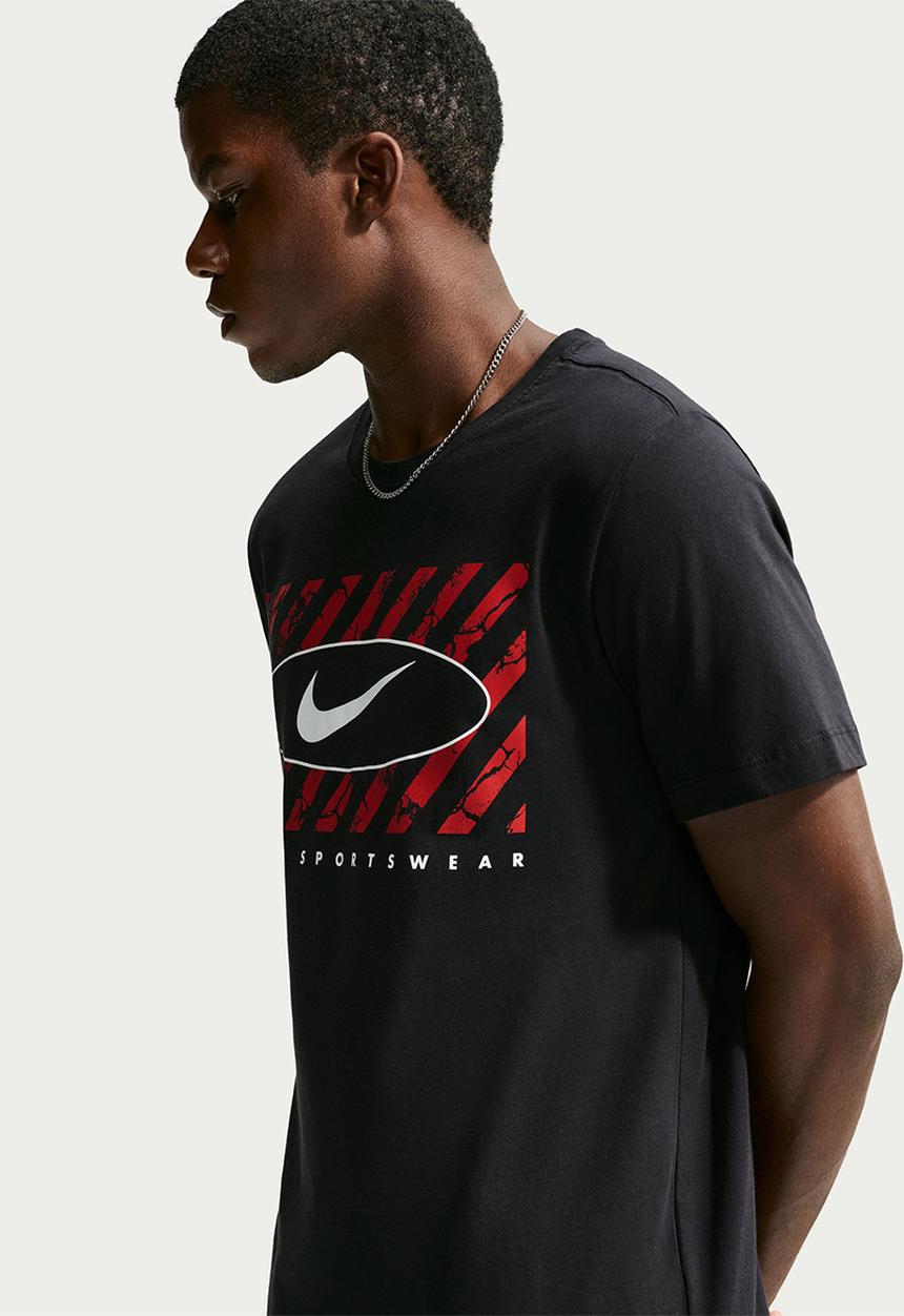 Nike - Tee Std Club 6Mo Swoosh - Black