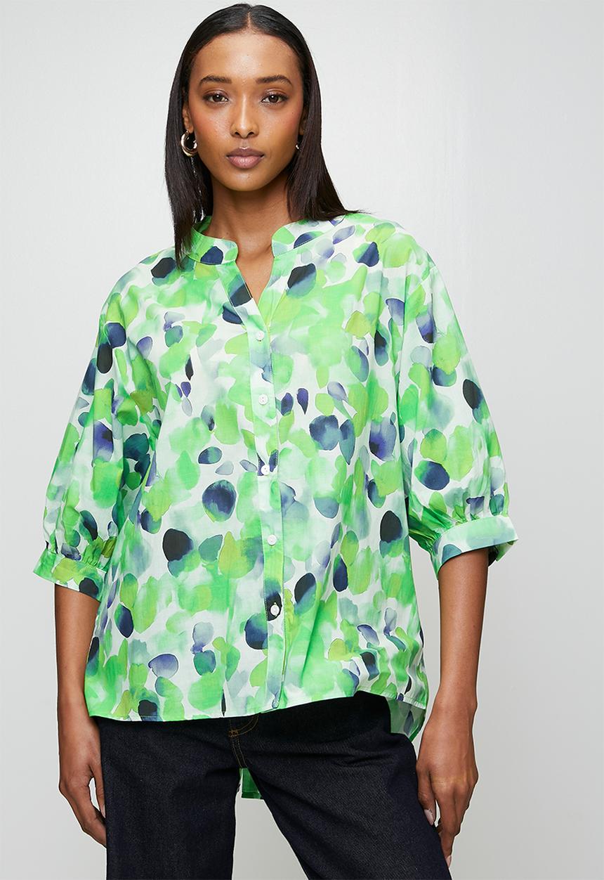 Stella Morgan - Half Sleeve Batwing Easy Wearing Printed Sheer Blouse With Back Button Stand Detail - Green