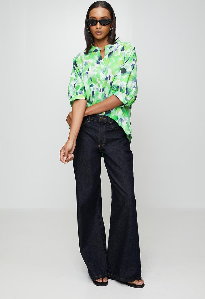 Stella Morgan - Half Sleeve Batwing Easy Wearing Printed Sheer Blouse With Back Button Stand Detail - Green