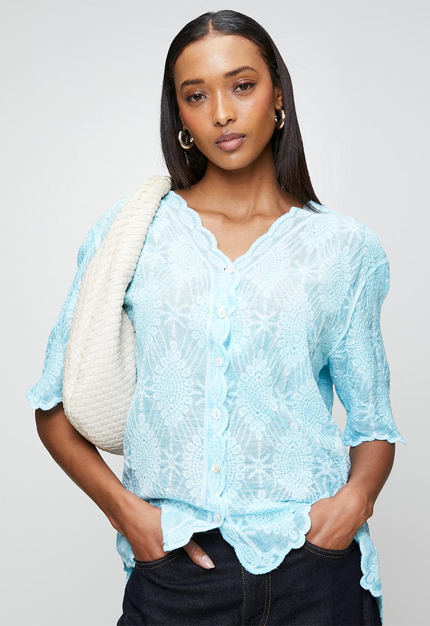 Stella Morgan - Half Sleeve With Scallop Hem V-Neck Button Through Blouse - Blue