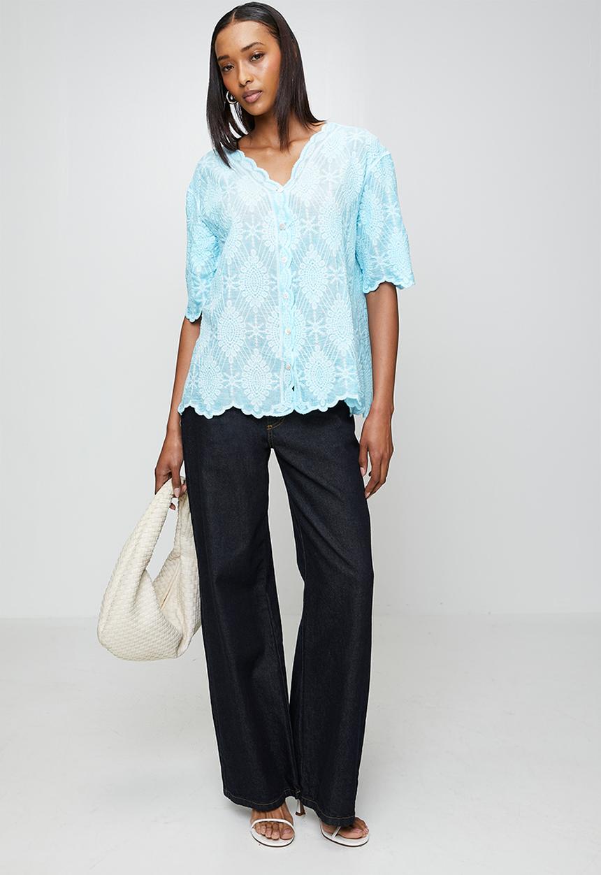 Stella Morgan - Half Sleeve With Scallop Hem V-Neck Button Through Blouse - Blue