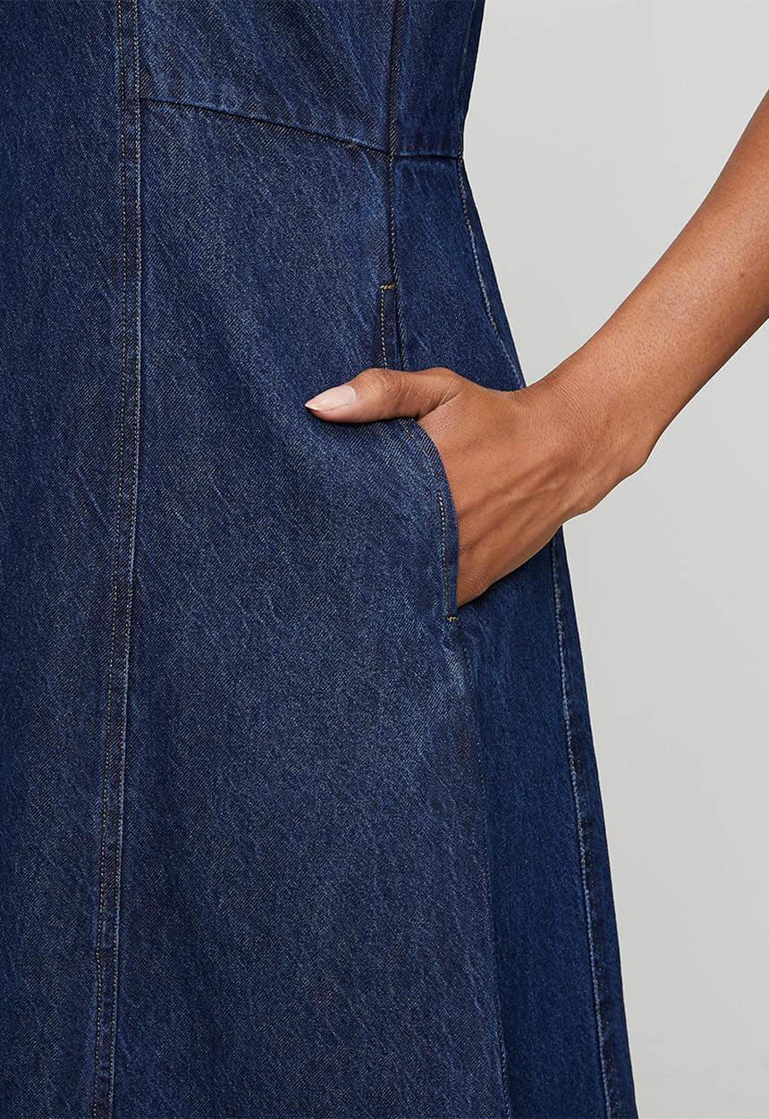 Izabel London - Crew Neck A-Line Denim Dress With Side Entry Pockets - Dark Denim