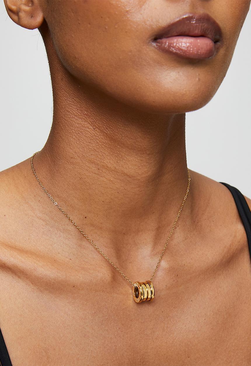 Zoe on Trend - Trendy Pendant Necklace - Gold