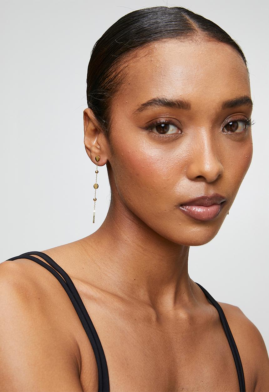 Zoe on Trend - Elegant Ball And Chain Drop-Earrings - Gold