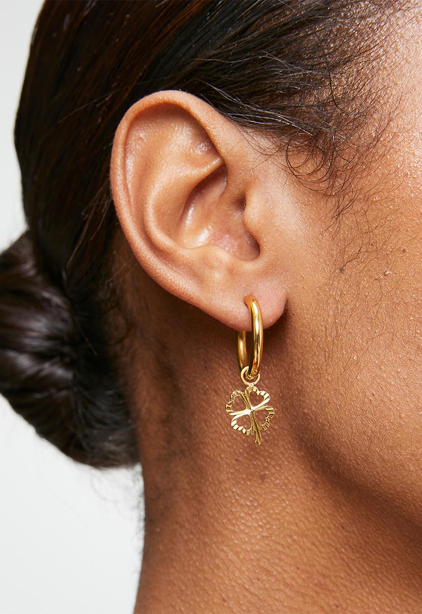Zoe on Trend - Lucky Clover Dangle Hoop Earrings - Gold