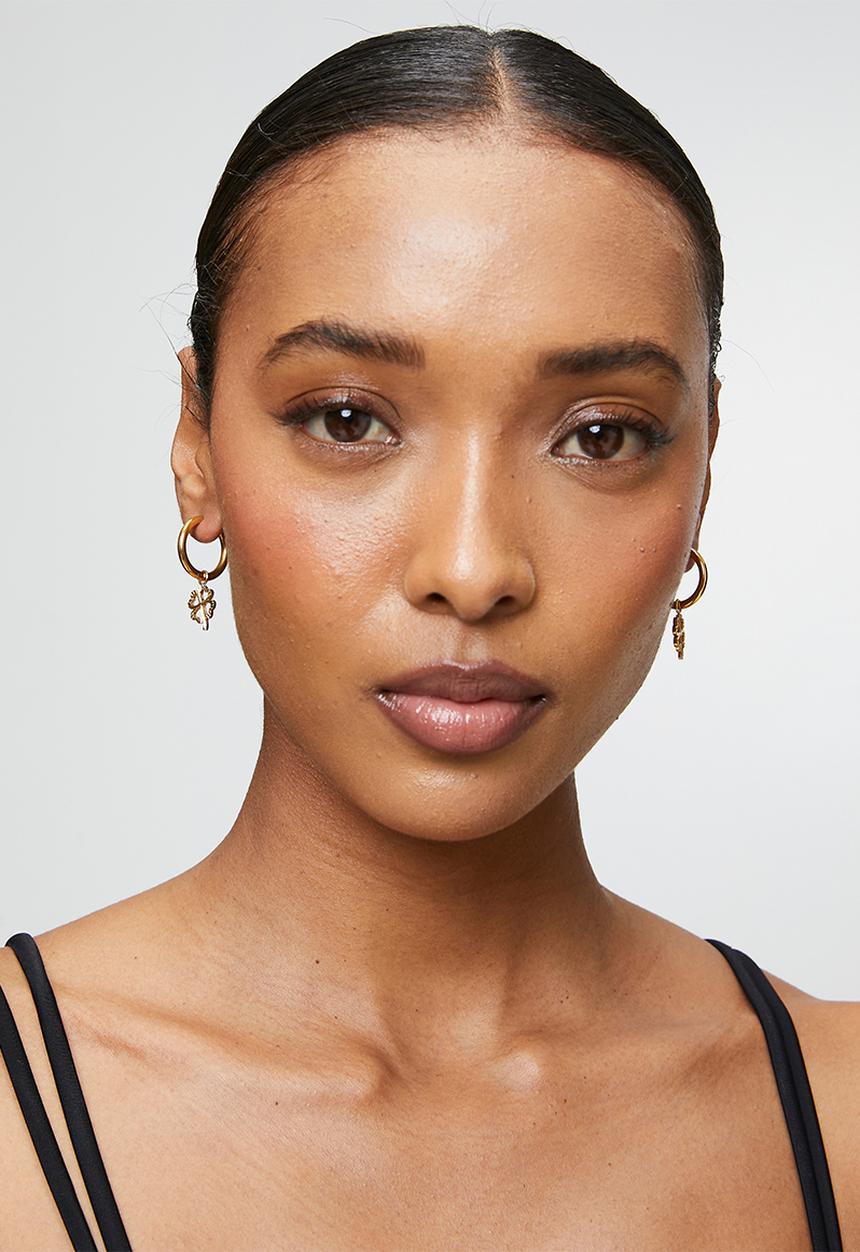 Zoe on Trend - Lucky Clover Dangle Hoop Earrings - Gold