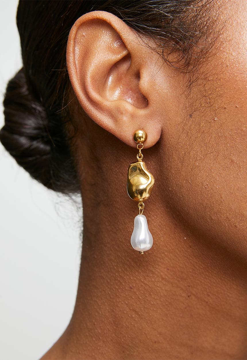 Zoe on Trend - Gold And Pearl Drop-Earrings - Gold