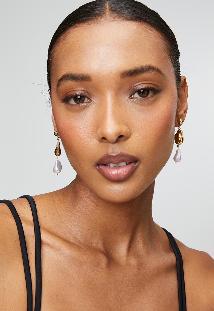 Zoe on Trend - Gold And Pearl Drop-Earrings - Gold