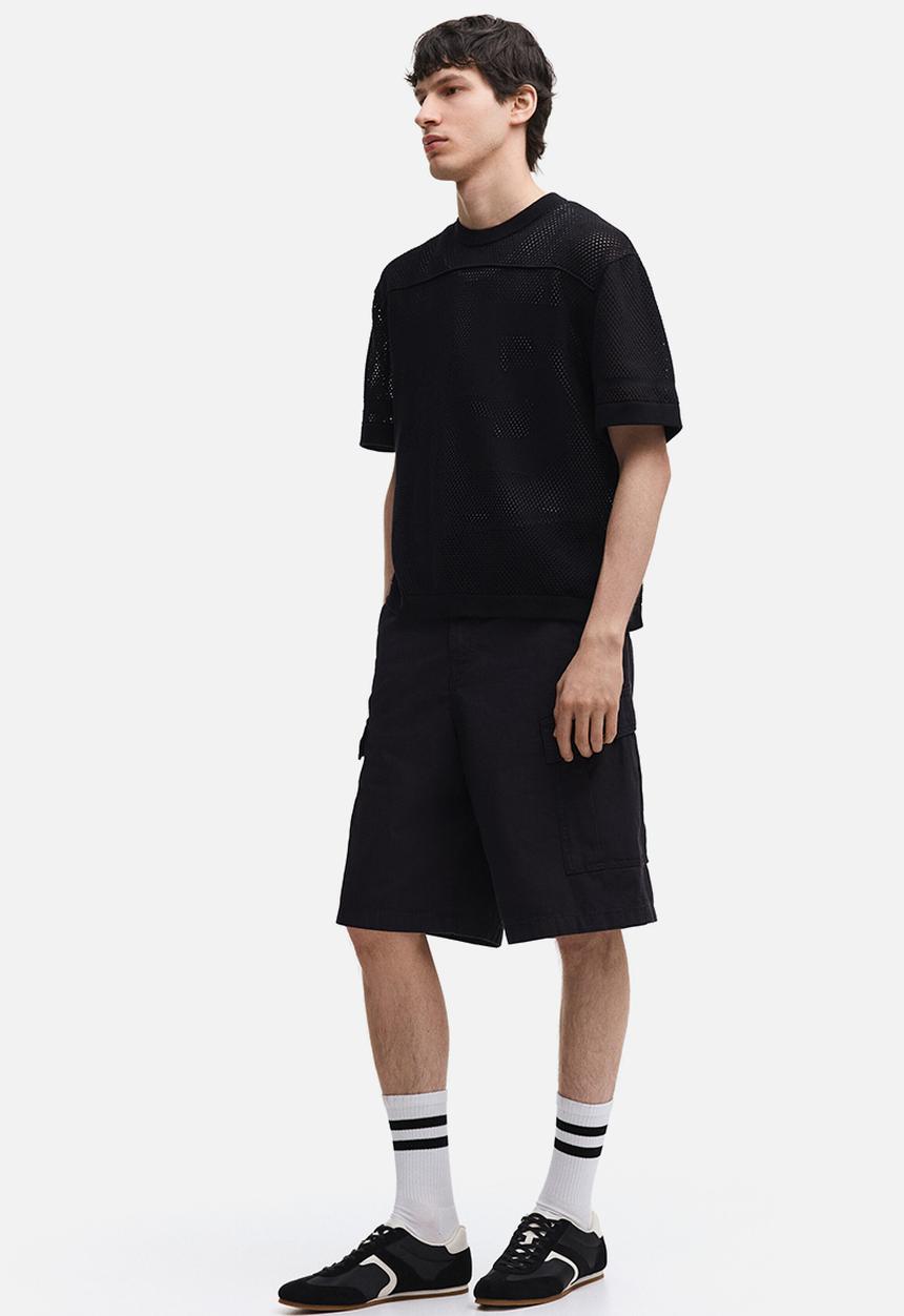 H&M - Loose fit cotton cargo shorts - black