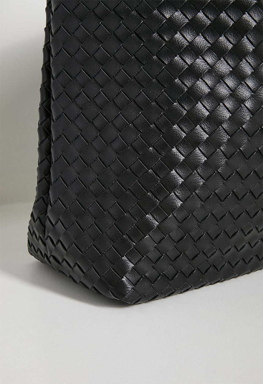 Tessa Design - Haloa Woven Shoulder Bag With Pouch - Black