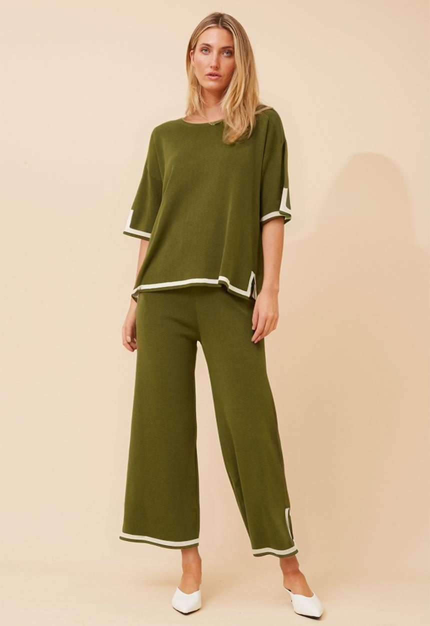 Izabel London - Set With Top S/S High Low Easy Wearing Crew Neck, Pant With Ankle Length Side Seam Slit - Khaki