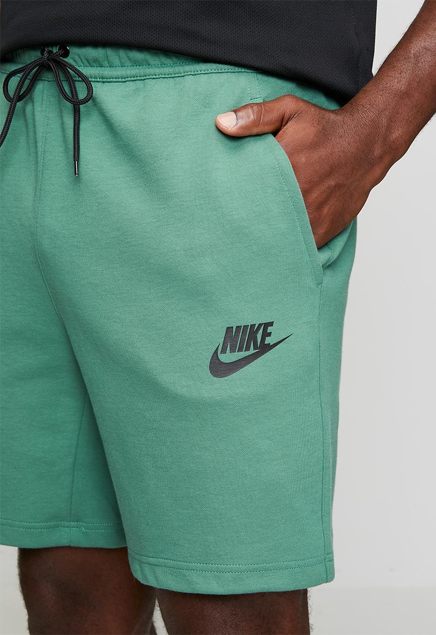 Nike - NSW Tech Fleece  Shorts - Mica Green 