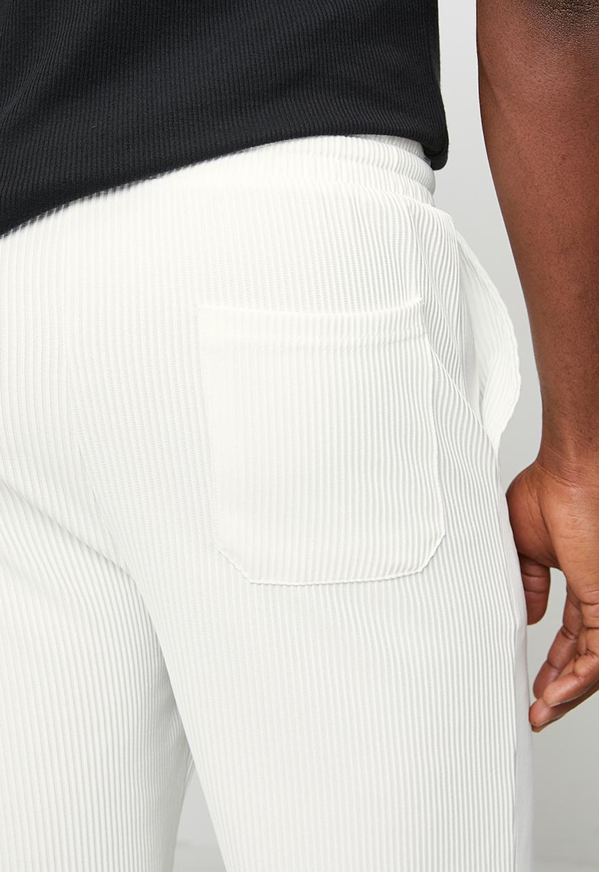 Brave Soul - Nikolaib Short - Cream