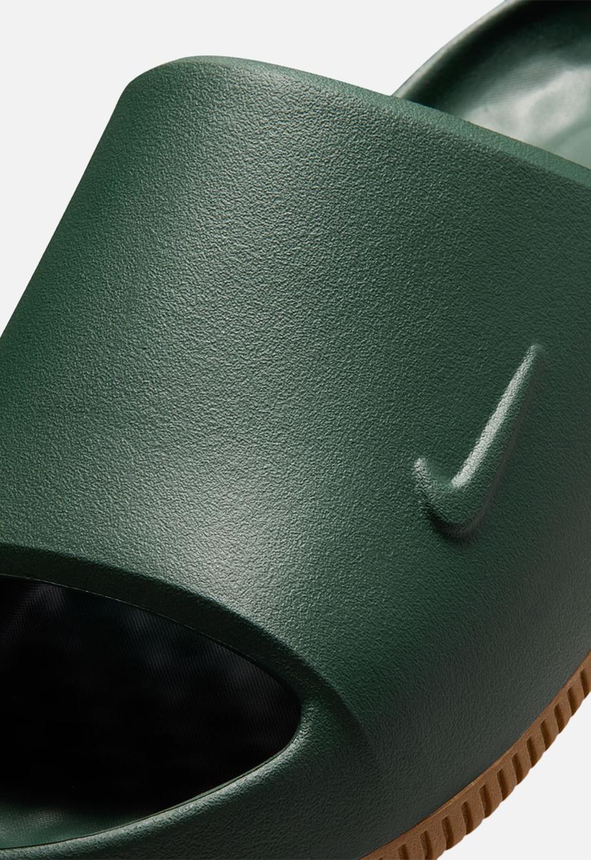 Nike - Nike Calm 2.0 - Fir/Gum Dark Brown