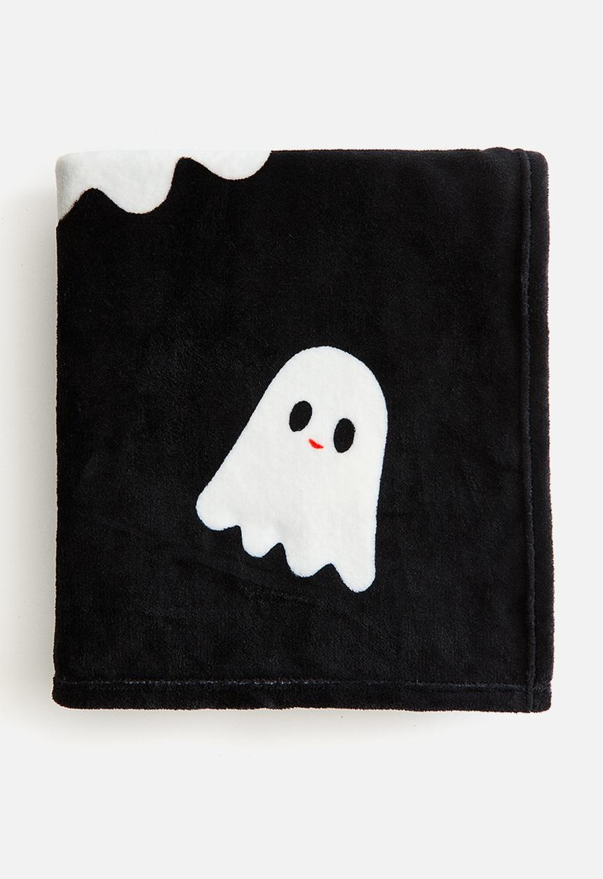 H&M - Patterned fleece blanket - black/ghosts