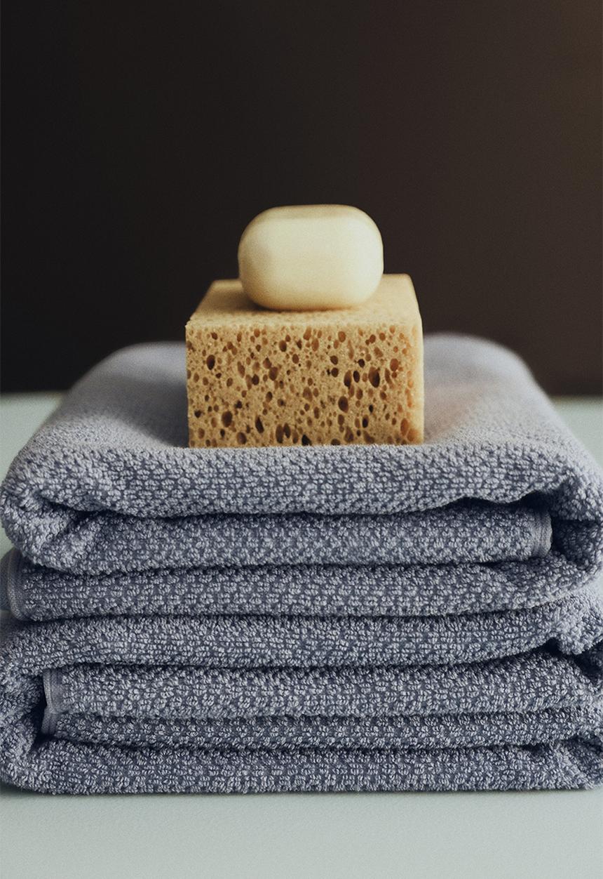 H&M - Cotton terry bath towel - dusty blue