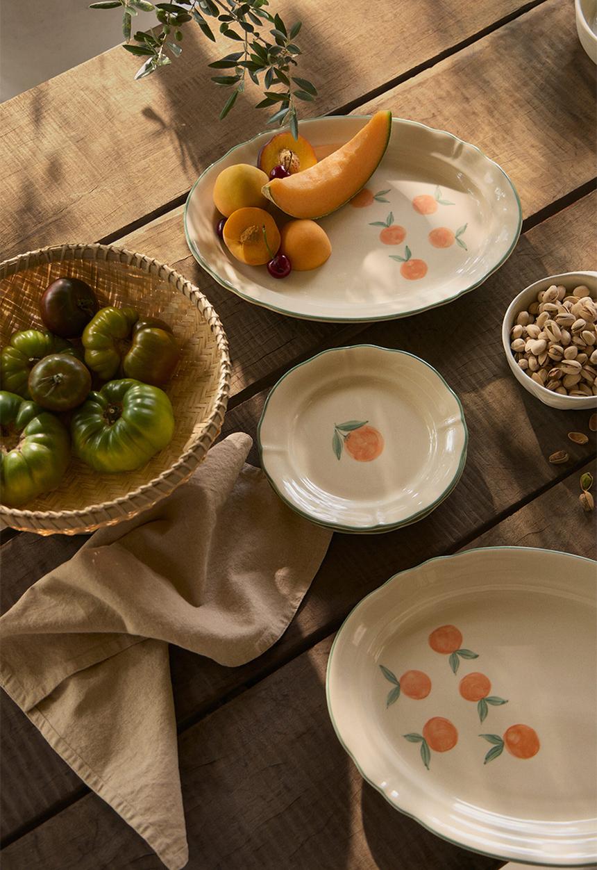 H&M - Hand-painted stoneware starter plate - light beige/orange