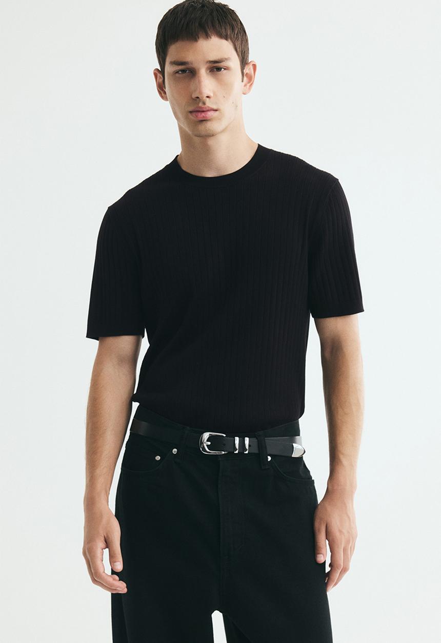 H&M - Slim fit knitted T-shirt - black