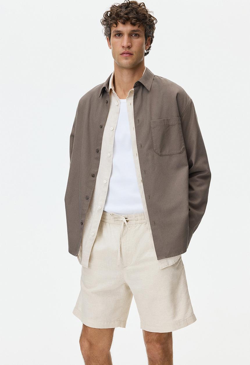 H&M - Regular fit linen-blend shorts - cream