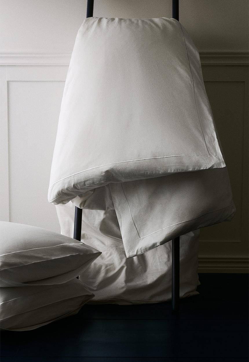 H&M - Cotton sateen double/king duvet cover set - white