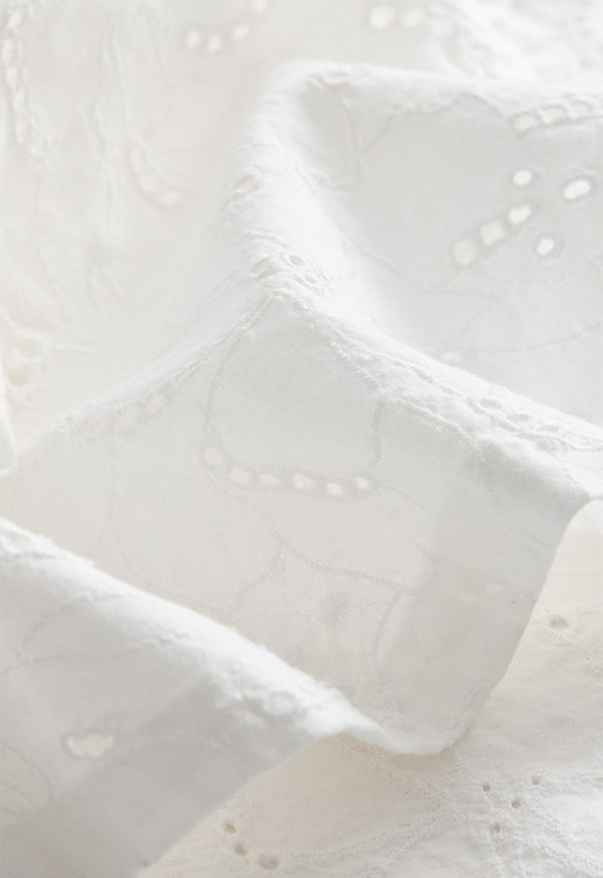 H&M - Broderie anglaise tablecloth - white
